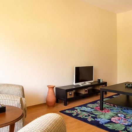 Lovely Flat Near Public Transportation In Izmir Bagian luar foto