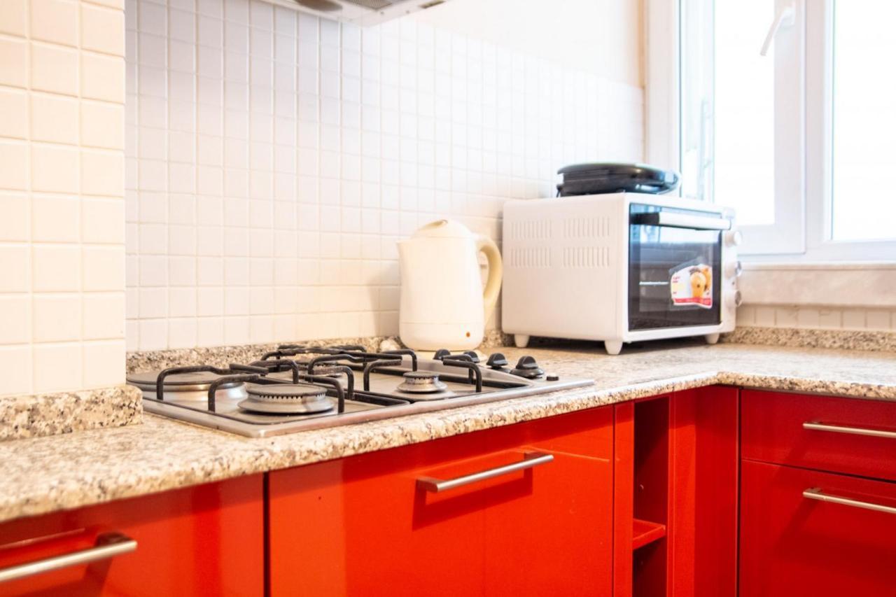 Lovely Flat Near Public Transportation In Izmir Bagian luar foto