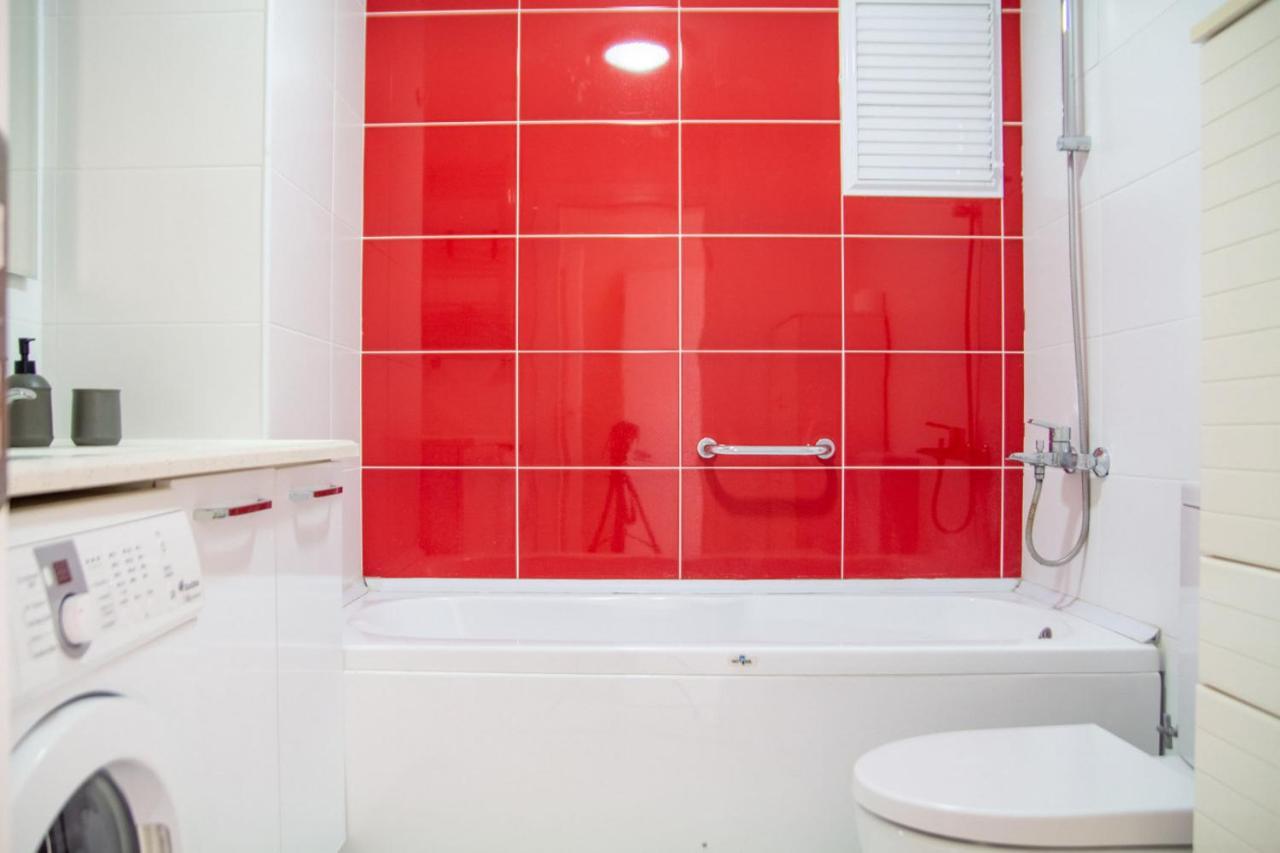 Lovely Flat Near Public Transportation In Izmir Bagian luar foto